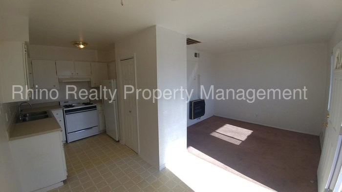 1111 Amherst Dr SE-Unit -39 in Albuquerque, NM - Building Photo