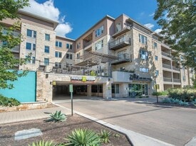 1900 Barton Springs Rd in Austin, TX - Building Photo