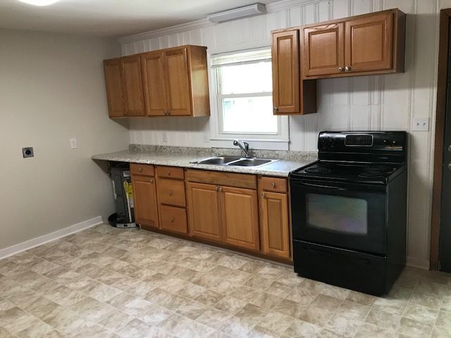 property at 5615 Lakeside Trl