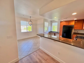 1501 Secret Ravine Pkwy-Unit -721 in Roseville, CA - Building Photo - Building Photo