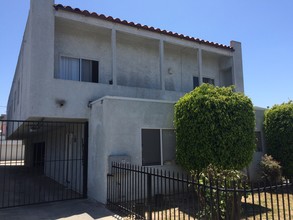 4832 W 116th St in Hawthorne, CA - Foto de edificio - Building Photo