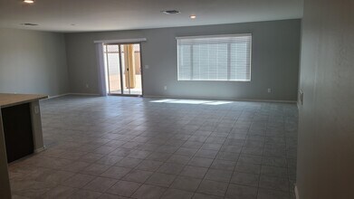 1541 E Elegante Dr in Casa Grande, AZ - Building Photo - Building Photo
