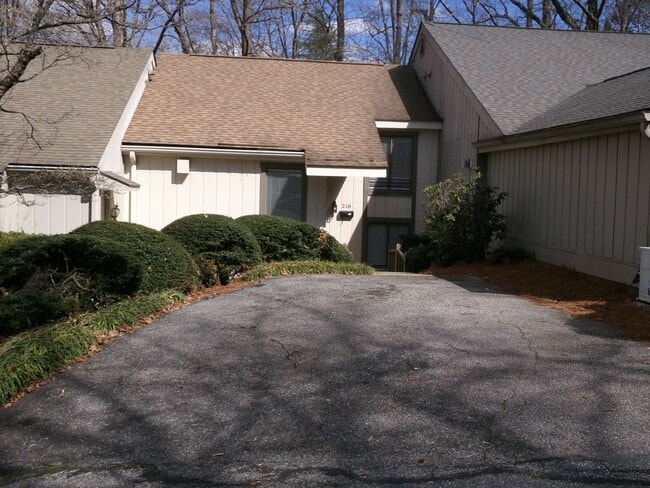 property at 218 Lamplighter Cir