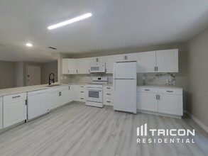 2058 Poinsetta Ave in Clearwater, FL - Building Photo - Building Photo