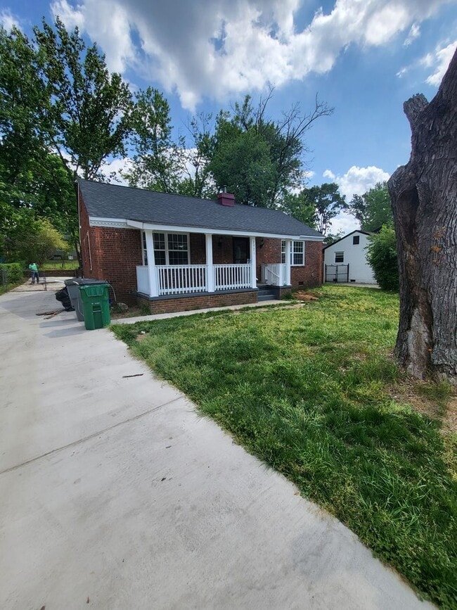 property at 2921 Southwest Blvd