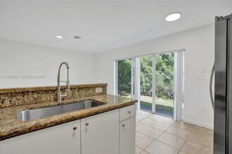 5409 SW 41st St in Pembroke Park, FL - Building Photo - Building Photo