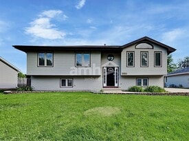 7007 Lewis & Clark Dr in Plainfield, IL - Building Photo