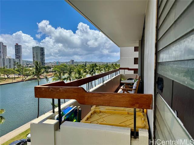 2029 Ala Wai Blvd in Honolulu, HI - Building Photo - Building Photo