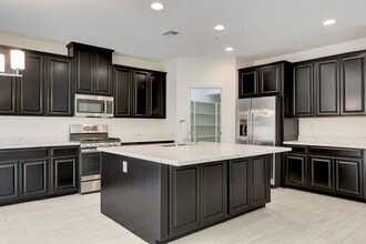 7053 Noah Raven St in North Las Vegas, NV - Building Photo - Building Photo