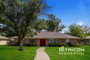 600 Spring Willow Dr in Allen, TX - Building Photo