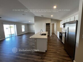 4604 NW Bighorn Ave in Port St. Lucie, FL - Foto de edificio - Building Photo