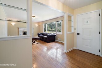 773 Nutswamp Rd in Red Bank, NJ - Building Photo - Building Photo