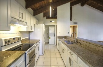 3080 Allamanda St in Miami, FL - Building Photo - Building Photo