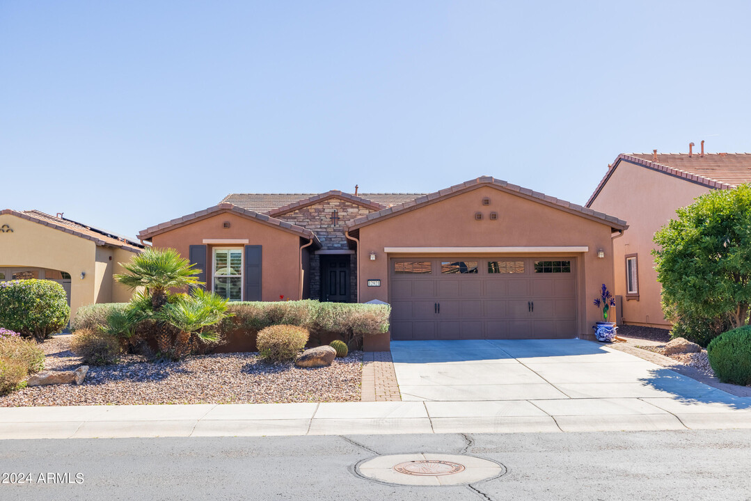 12921 W Crestvale Dr in Peoria, AZ - Building Photo