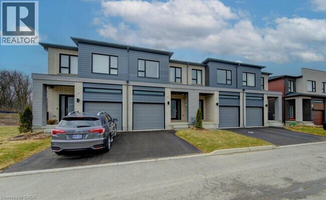 29 Oak Frst Cmn in Cambridge, ON - Building Photo - Building Photo