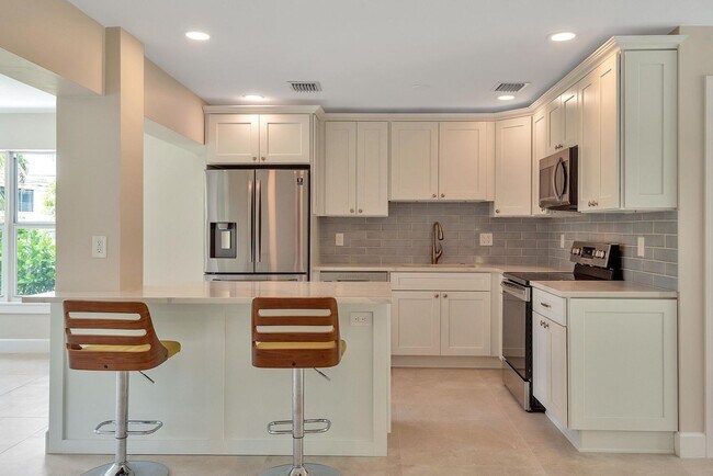 property at 2001 Collier Ave