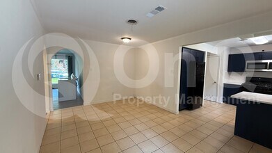 4110 Elk Horn Trail in Dallas, TX - Building Photo - Building Photo