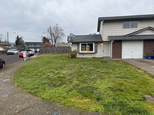 4072 Southway Loop in Springfield, OR - Building Photo - Building Photo