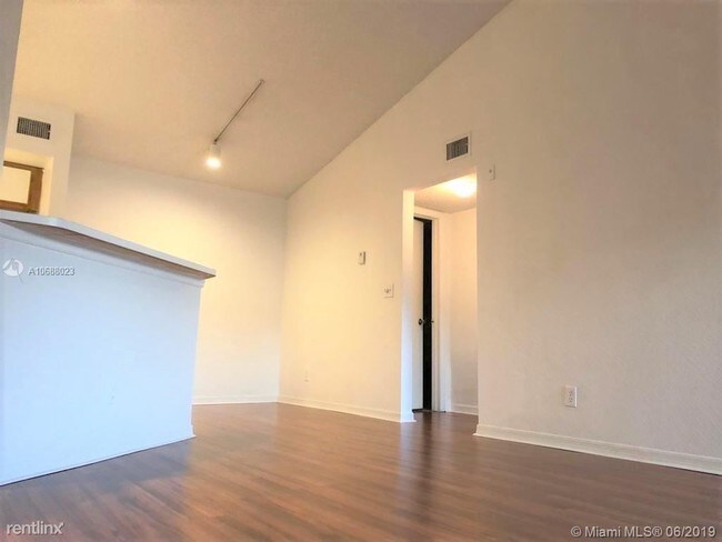 437 Vista Isles Dr-Unit -Apt 2223 in Plantation, FL - Foto de edificio - Building Photo