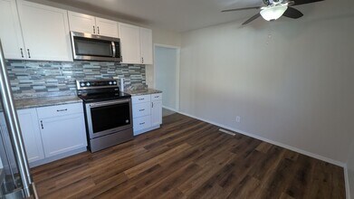 1750 W 54th St in Davenport, IA - Building Photo - Building Photo