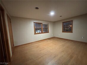 1048 E State St in Salem, OH - Building Photo - Building Photo