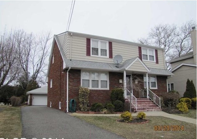 298 Luddington Ave, Unit 2nd Flr