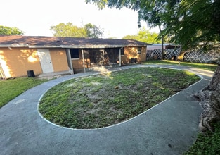 2216 Villano Ave in Orlando, FL - Building Photo - Building Photo