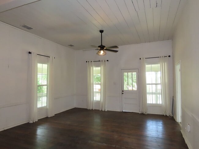 109 Starnes St in Winona, TX - Building Photo - Building Photo