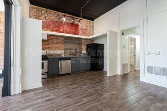 518 E Douglas Ave-Unit -1 in Wichita, KS - Building Photo - Building Photo