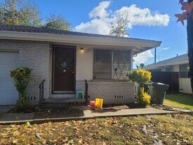 1122-1124 Wayland Ave in Sacramento, CA - Building Photo