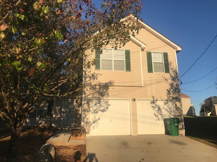 2536 Lancewood Ln in Lithonia, GA - Building Photo