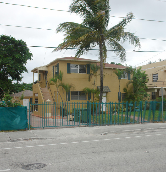 459 NE 62nd St in Miami, FL - Foto de edificio