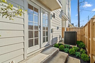 3601 Rebecca St in Houston, TX - Building Photo - Building Photo