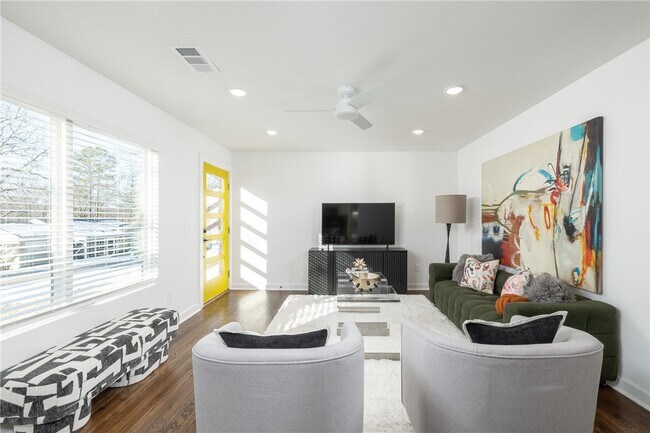 property at 568 E Rebecca St