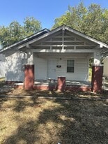 926 E 7th St in Ada, OK - Building Photo