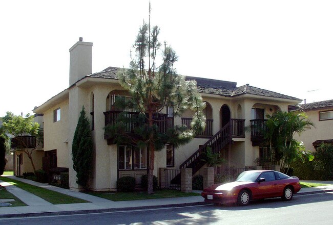 4902 Charlene Cir in Huntington Beach, CA - Building Photo - Other