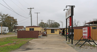 3410 Twin City Hwy in Nederland, TX - Building Photo - Building Photo