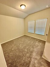 120 Oakdale Meadows Ln in Hutto, TX - Foto de edificio - Building Photo