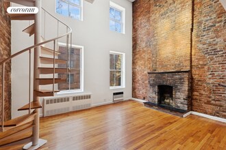 207 W 22nd St in New York, NY - Building Photo - Building Photo