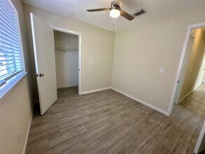 18074 Glenledi Dr in Houston, TX - Foto de edificio - Building Photo