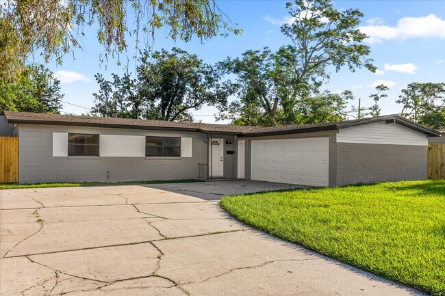 4823 Pine Needle Dr in Orlando, FL - Building Photo - Building Photo