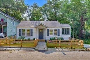 845 Oak St NW in Atlanta, GA - Building Photo