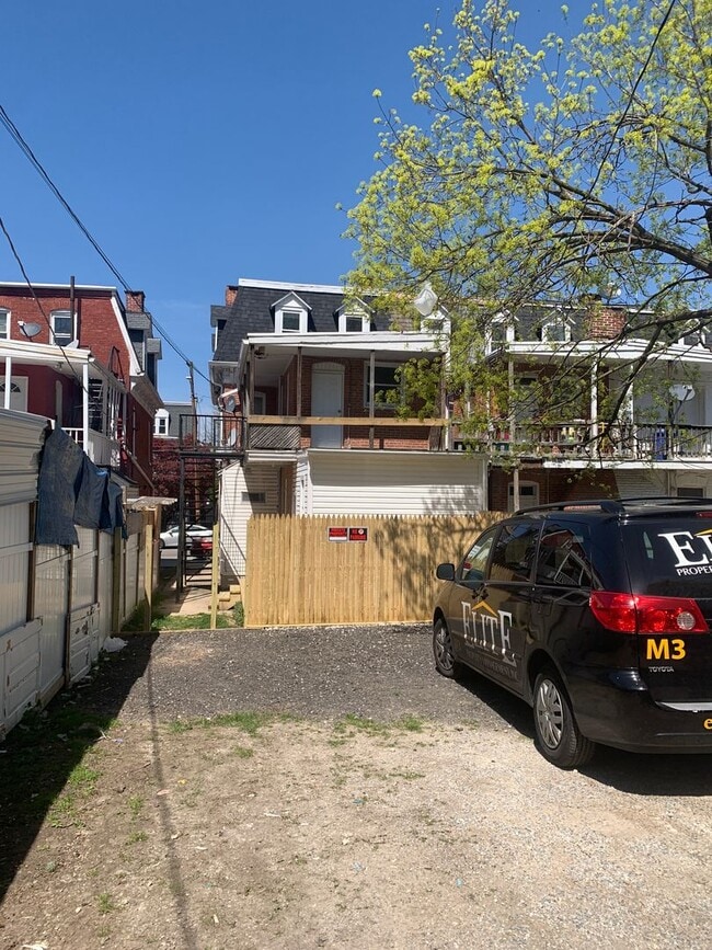 112 W Jackson St in York, PA - Building Photo - Building Photo