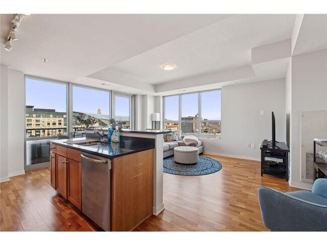 929 Portland Ave in Minneapolis, MN - Building Photo - Building Photo
