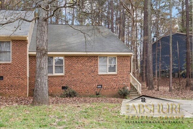 5537 Kaplan Dr in Raleigh, NC - Building Photo - Building Photo