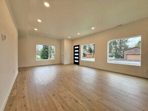 3925 E 32nd Ave in Spokane, WA - Foto de edificio - Building Photo