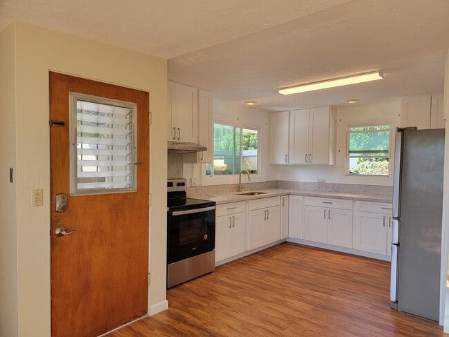 3415 Kalua Rd in Honolulu, HI - Building Photo - Building Photo