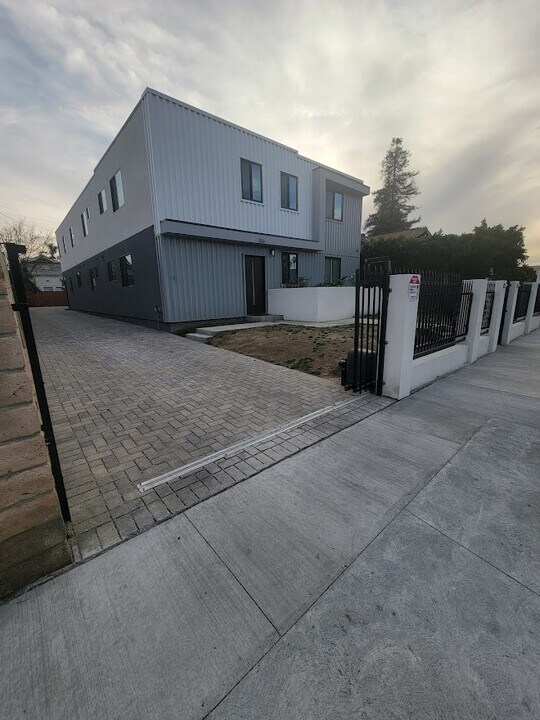1106 W 41st St in Los Angeles, CA - Building Photo