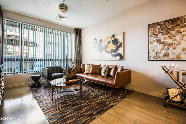 290 E Roosevelt St, Unit 1 in Phoenix, AZ - Foto de edificio - Building Photo