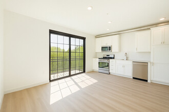 The Lofts at Kettlestone Central in Waukee, IA - Foto de edificio - Building Photo